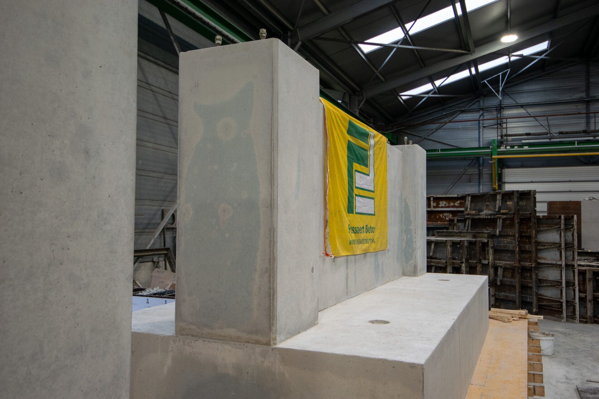 Betonsleeper maatwerk Fassaert Beton